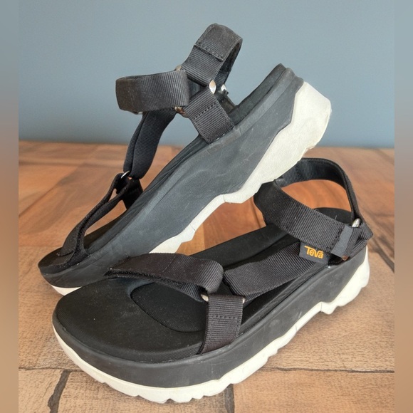 Teva Black Strappy platform Sandals with white Soles - Picture 1 of 3
